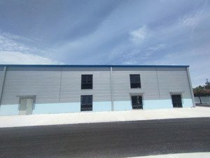 cho thuê kho đường nguyễn văn cừ, long biên, hn. dt 500m2, khung thép zamin, cao 9m. giá 100k/m/th