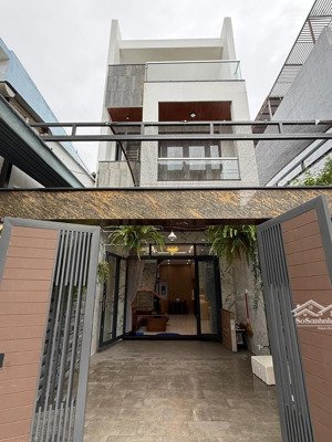 chính chủ bán nhà mặt tiền 3 tầng full nội thất cao cấp- dt khủng 90m2- ngay phố lê thanh nghị