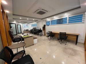 cho thuê mbkd tại đường cầu giấy giao nguyễn văn huyên 75m2 giá 15tr/ tháng. lh: 