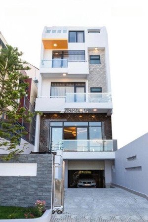 chỉ 21 tỷ sở hữu khách sạn 178m 13p thoáng mát - đang cho thuê 45tr/thang gần tt hành chính đà lạt