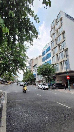 cho thuê nhà măt tiền bạch đằng 2 phường 2 quận tân bình dt:6.5x20m giá 40tr/tháng