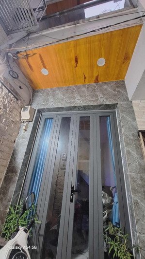 bán nhà q4 kdc hiện hữu không lo giải tỏa cách mt đường số xe hơi 10 mét