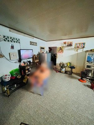 bán nhà nát q.10 - 76m2 - sát mặt tiền - hxh - ngang 8 ~ 113tr/m2 - chỉ 8,6 tỷ