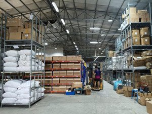 cho thuê kho xưởng coma5 đường 70 tây mỗ, nam từ liêm, dt 600m2 xuất vat, điện 3fa, xe công, bảo vệ