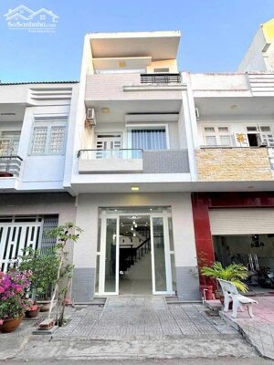 CHO THUÊ NHÀ MẶT TIỀN KHU DÂN CƯ HƯNG PHÚ GẦN SIÊU THỊ GO GIÁ 11 TRIỆU