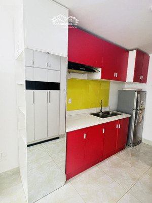 cho thuê căn studio, 36m2, giá thuê 10tr500 chưa gồm phí qly , có nội thất - lh 