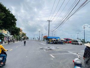 bán đất có sẵn nhà cấp 4 mặt tiền hai bà trưng tt long hải brvt! sát bãi tắm dinh cô! 