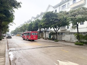 chính chủ bán nhà vườn c25-ô48 sổ đỏ 150m mặt tiền 6m đường rộng 21m trục lõi đẹp nhất khu c. 35tỷ