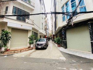 nhà mới phố phạm thận duật 51m2 - 5 tầng thang máy, ô tô vào nhà ở hay cho thuê văn phòng đều đỉnh