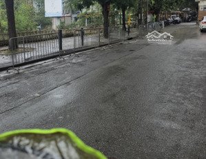 lô góc dân xây 5t. 10m ô tô tránh và dừng đỗ ngày đêm. trên 12t. liên hệ 