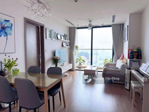 chính chủ cần tiền bán gấp căn hộ giá cực tốt dự án vin gardenia, đầy đủ nội thất đẹp, sổ đỏ sẵn