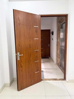 nhà 35 ngõ 230/55 mtt, 35m2
giá 4.8tr full đồ