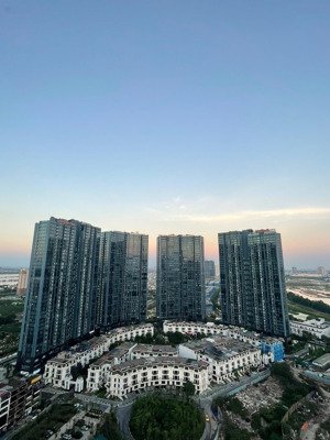 bán căn 3pn - 91m2 tại sunshine city - tầng cao - full đồ - đã có sổ - giá: 9.1 tỷ/ lh: 