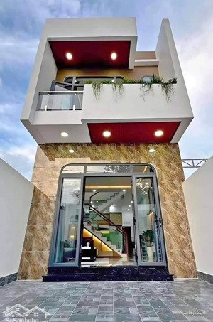 cần bán nhà sổ hồng riêng, 1ty9/70met mặt tiền đường lớn