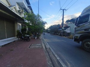 cho thuê nhà nguyên căn vị trí đắc địa, sầm uất, tiện kinh doanh mọi ngành ngh