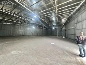 410m kho xưởng khu vực Nguyễn Xiển cần cho thuê lâu dài, mặt tiền rộng 26m