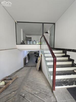 Bán nhà mặt tiền Bùi Tá Hán, có hầm, sẵn HĐ cho thuê giá cao, sổ hồng hoàn công