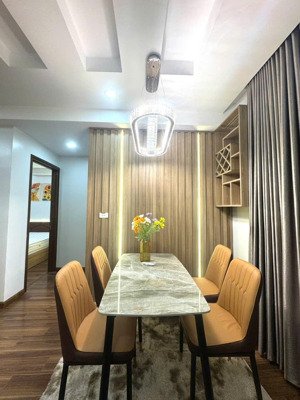 giá thật! gia đình cần bán căn hộ 80m, 2 ngủ chung cư yên hòa condominium, full nội thất,giá 6.4 tỷ