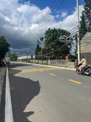 bán nhà gần ngã 3 vạn thành- mănglin, đà lạt