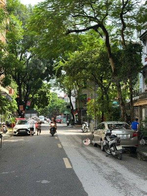 chính chủ bán nhà lk kđt văn quán, 3 ô tô tránh nhau, vị trí kinh doanh, 80m ra phố nguyễn khuyến