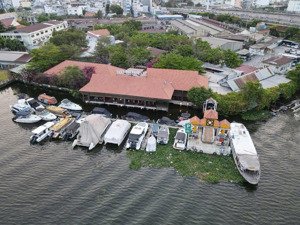 bán nhà hàng có bến đậu du thuyền tại nơ trang long. dt : 3411m. thu nhập 500tr/tháng. bán 6xx tỷ