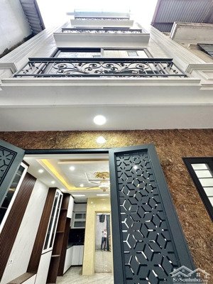 (hiếm) âu cơ - lô góc - mặt tiền 5m - nhà mới 5 tầng thang máy - sổ vuông - 8.x tỷ