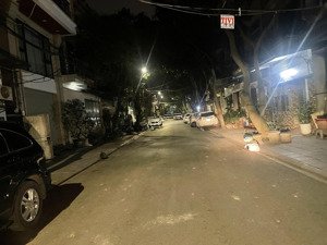 cần bán nhanh nhà lô góc dt 75m2 mt 5.02m khu 918 phúc đồng long biên.giá bán 22.5 tỷ