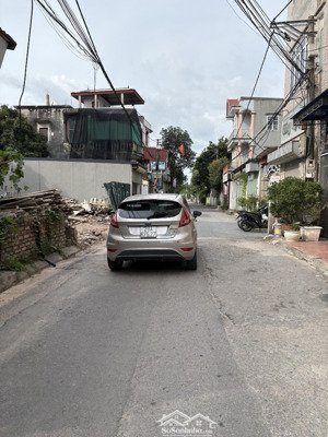 chủ cần bán gấp giá cắt lỗ cực sâu lô góc 2 thoáng ô tô tránh nhau, vào tận đất