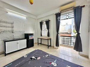 phòng trọ ban công full nội thất ngay khu phan xích long
