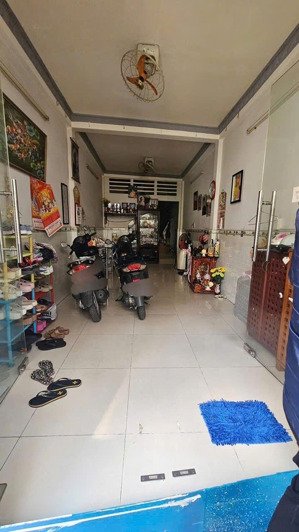 viên kim cương trong suốt giữa lòng q5, 2 tầng, full nt, hẻm 5m ô tô, giá 7.18 tỷ. lh 