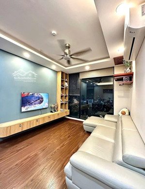 bán căn hộ 3 phòng ngủ trung tâm thanh xuân, tầng cao, thiết kế nội thất đẹp, thiện chí bán.