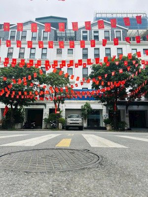 mạc thái tổ - trung kính - liền kề 5 tầng thang máy thông sàn vỉa hè rộng - kinh doanh đỉnh