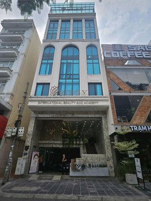 bán tòa nhà văn phòng mặt phố huế - diện tích 130m2 - mt 5,5m - ngân hàng thuê ổn định