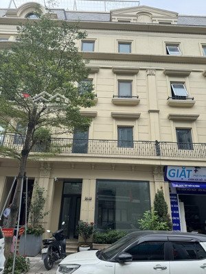 cho thuê nhà nguyễn xiển, thanh xuân, hn. dt 100m, mt 7m, 6 tầng, thông sàn thang máy giá 47tr/th