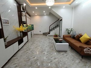 bán nhà phố hồng tiến 7,9 tỷ phân khúc hiếm, vị trí hiếm trung tâm long biên 5 tầng ô tô đỗ cổng