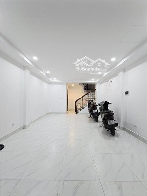 nhà phố bạch mai - 40m 5t - ô tô đỗ cổng - 11tỷ