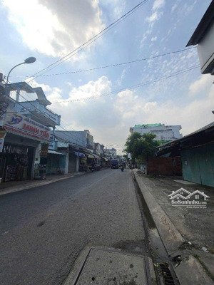 gấp bán giảm 700tr - mặt tiền trần quang cơ - ngay ngã 3 đông quang - 80m2 - 10tr/tháng - 2 tầng