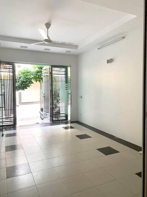 cho thuê liền kề văn quán 80m x 4 tầng chỉ 20 triệu/tháng 