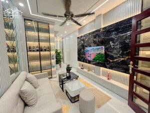 bán nhà ngọc hà, vài bước ra phố, ngõ ba gác tránh, nội thất đẹp đầy đủ, kinh doanh, 38m2*5t