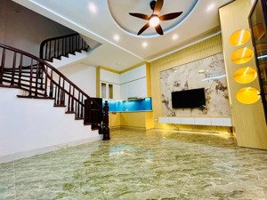 bán nhanh nhà đội cấn, ngõ nông, vài bước ra ô tô, nhà đẹp tặng full nt, sổ chính chủ, 36m2*5t