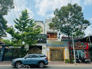 nhà mặt tiền kinh doanh gần vòng xoay hiệp thành 3 - 1 trệt 2 lầu , 1 hầm xe hơi