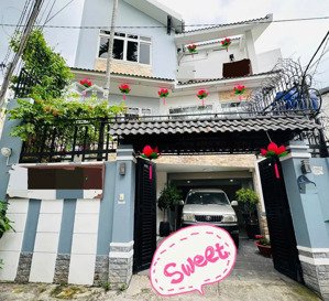 bán gấp nhà phố, trung tâm ở ngay, hẻm xe hơi, sát mặt tiền, 155m2, 3 tầng, tiện mở spa, vp. shr.