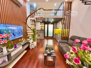 cc bán căn hộ 200m sử dụng 3pn 3wc ngõ phố ng thái học, nhà đẹp full đồ về ở ngay ô tô đỗ cổng ngõ