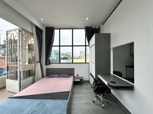 cho thuê 1pn tách bếp bancol 45m2,gần nowzone nguyễn văn cừ q1,cho nuôi thú cưng ,xe hơi tận cửa