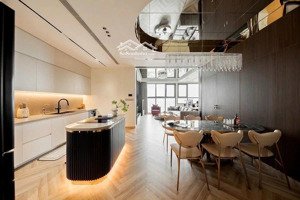 chính chủ muốn bán căn hộ cc tại n04 udic trung hòa 134m với 3n2w hướng mát view đẹp lh: 