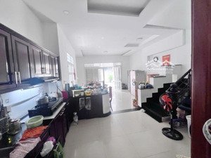 mtkd 4 tầng, 8m x 19m sát kdc nam long p. tân thuận quận 7