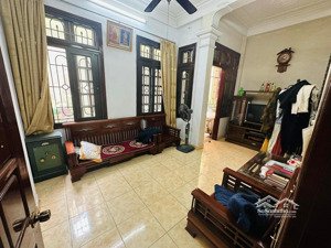 15,9 tỷ căn nhà đầu phố trần duy hưng, cầu giấy. d tích 45m2 xây 5 tầng mt 5,5m nhà dân xây kiên cố