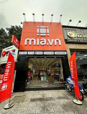 siêu phẩm mặt tiền trần não. 79,9 tỷ. dt : 5 x 47 cn 235m2