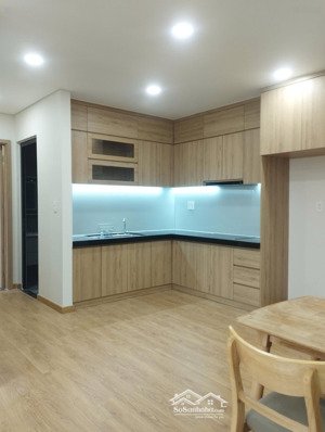 cần cho thuê căn 2pn 74m2 giá 15tr có nội thất lavida plus đối diện sc vivo city. lh 