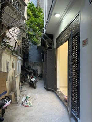trung tâm quận thanh xuân - ngõ nông 30m ra phố - 2 thoáng - nhà đẹp - ở ngay - vừa ở vừa cho thuê